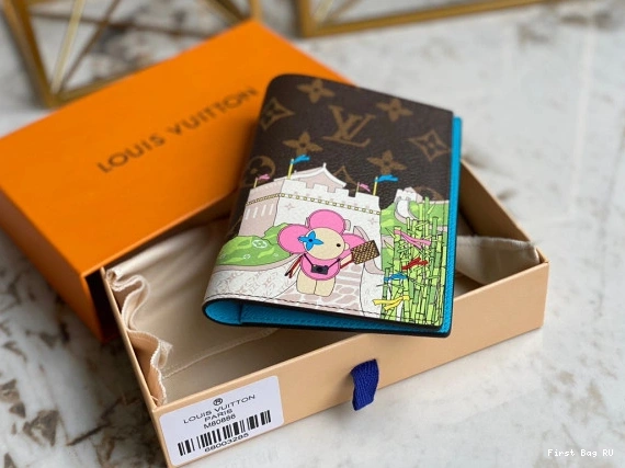 First bag VUITTON COVER LOUIS PASSPORT 0722